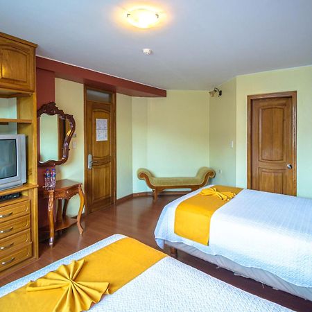 Hotel Cumbaya Sanvy Quito Oda fotoğraf